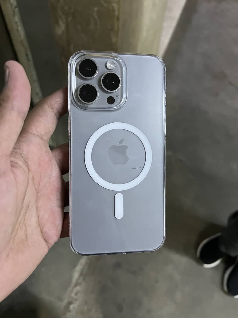 Apple iPhone 15 plus 6
