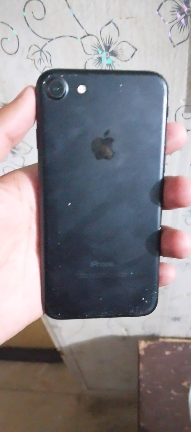 Apple iPhone 7 0