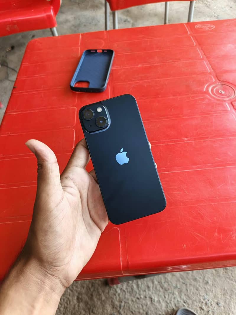 Apple iPhone 13 2