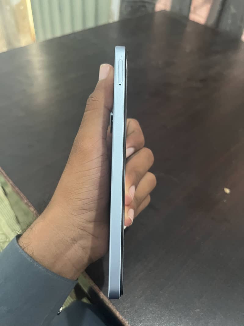 Realme Note 60 4