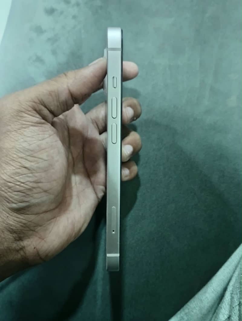 iPhone 13 3