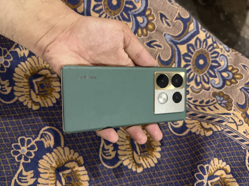 Infinix Note 40 Pro 0