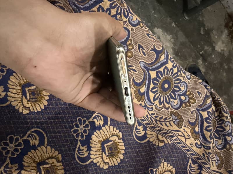 Infinix Note 40 Pro 4