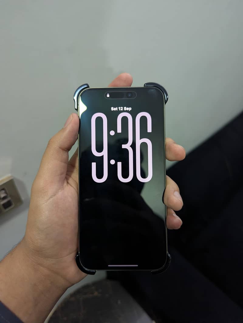 Apple iPhone 15 Pro Max 1
