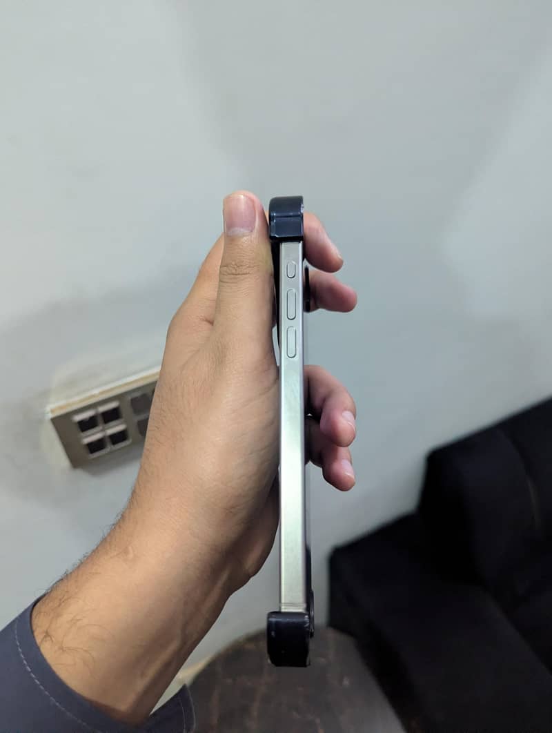 Apple iPhone 15 Pro Max 5