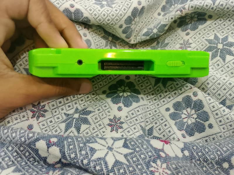 Portable gaming console 3