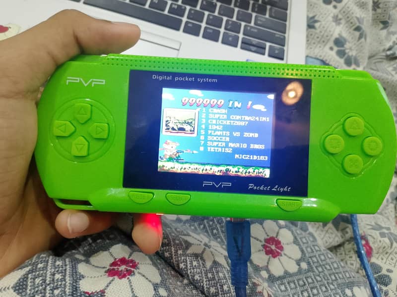 Portable gaming console 7