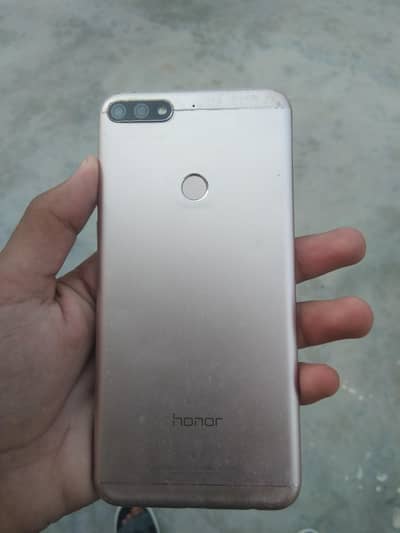 Honor 7C