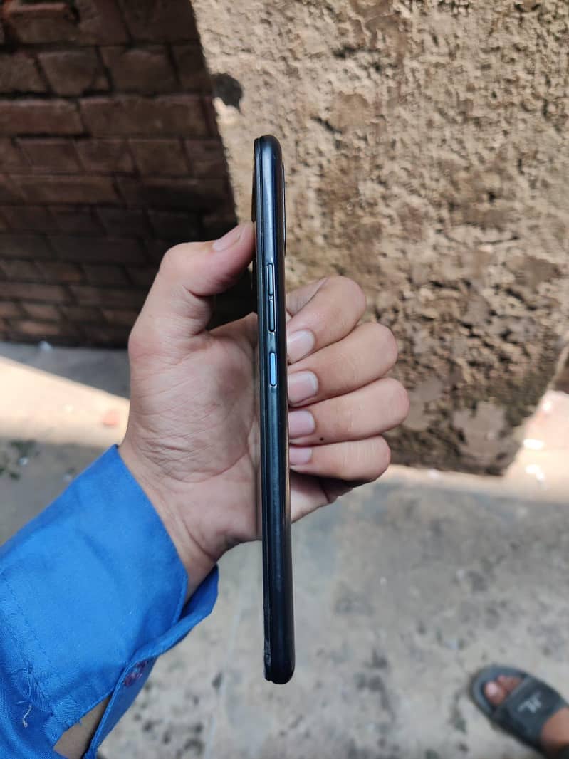 Tecno Pova 4