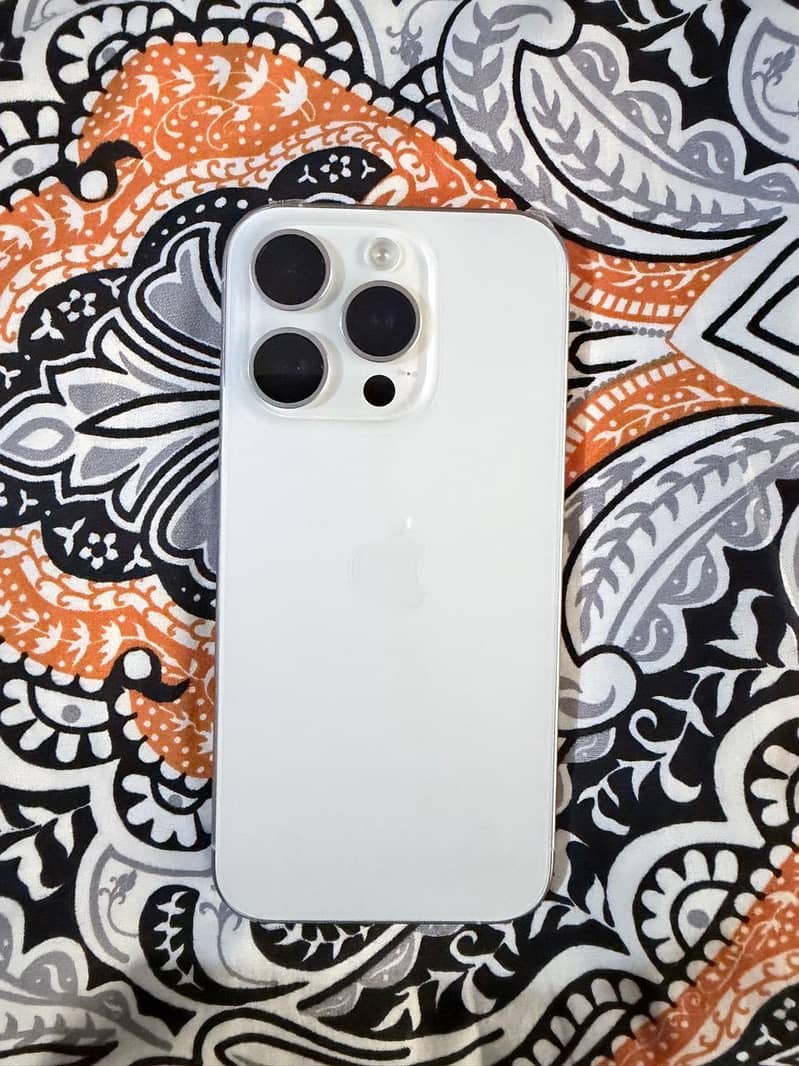 Apple iPhone 15 Pro 0