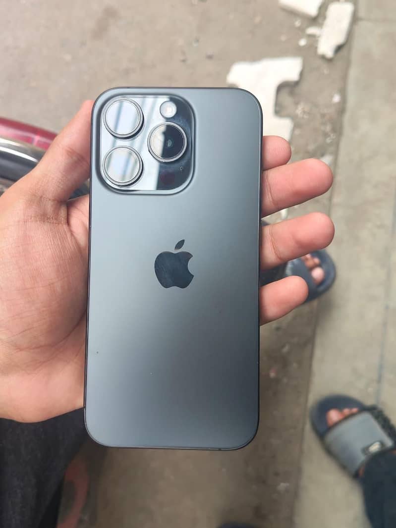 Apple iPhone 15 Pro 2