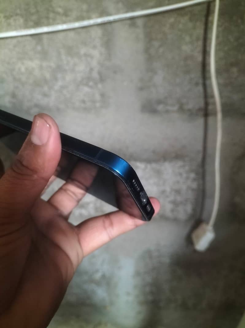 Apple iPhone 12 6