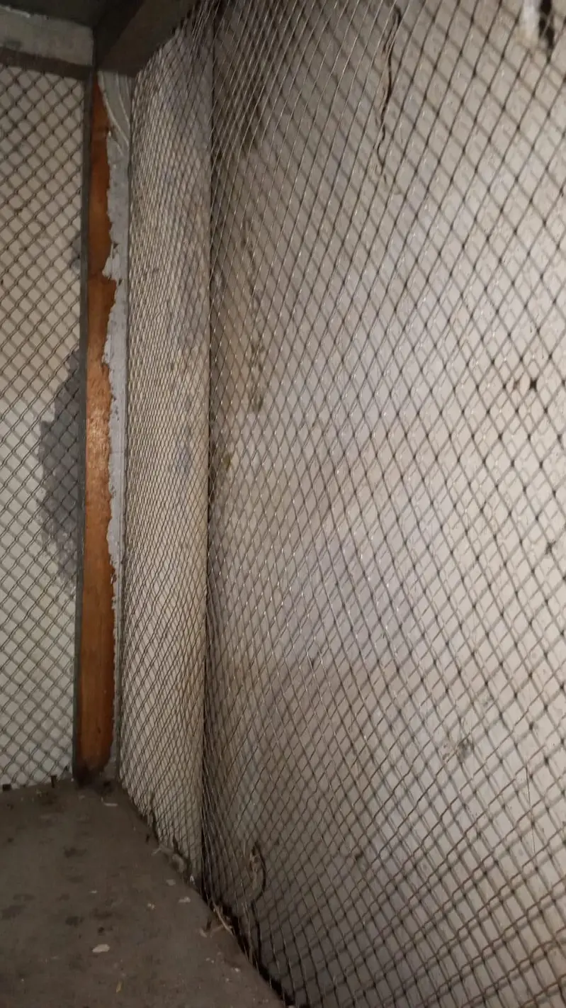 The cage is made of wood — photo 3