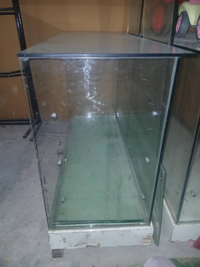 Glass Counters 1
