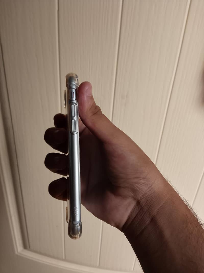 Apple iPhone 8 1