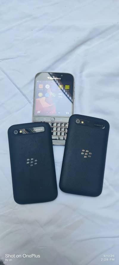 Blackberry Q20 classic. . Pta official approved (just new condition)