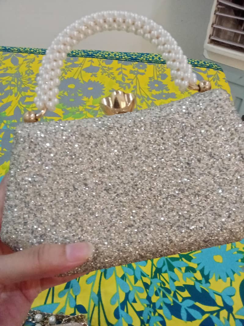 fancy clutch 0