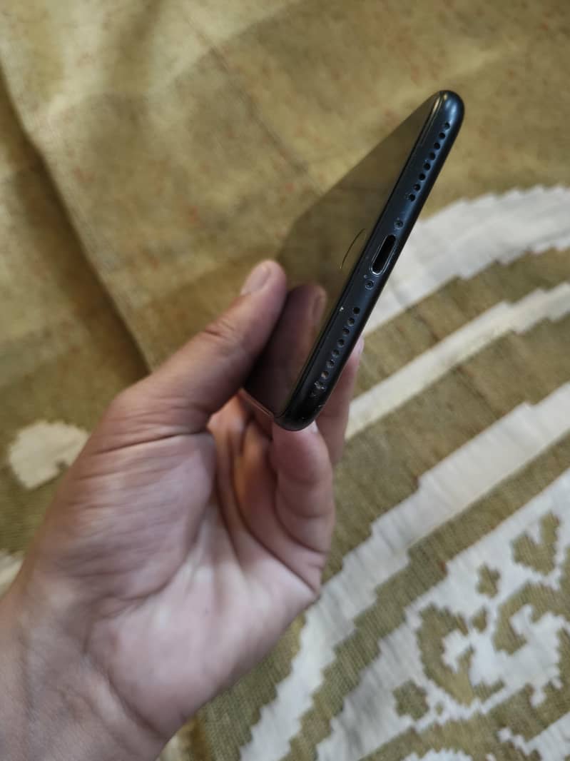 Apple iPhone 7 Plus 2