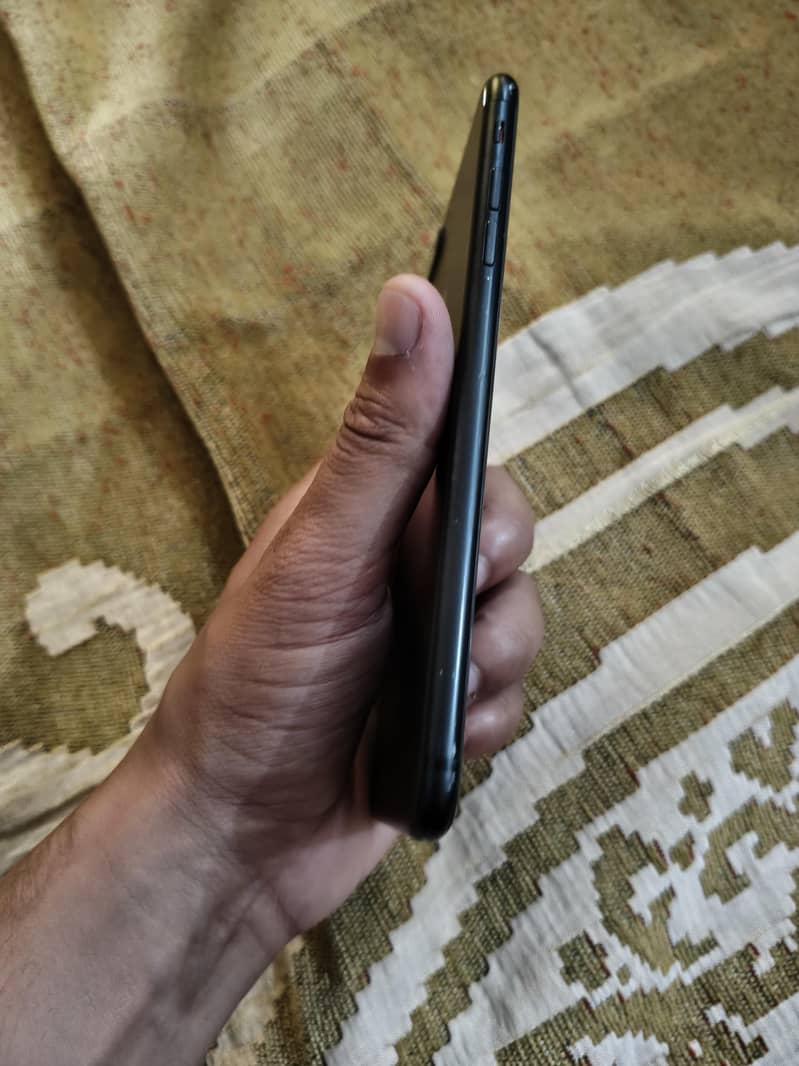 Apple iPhone 7 Plus 5