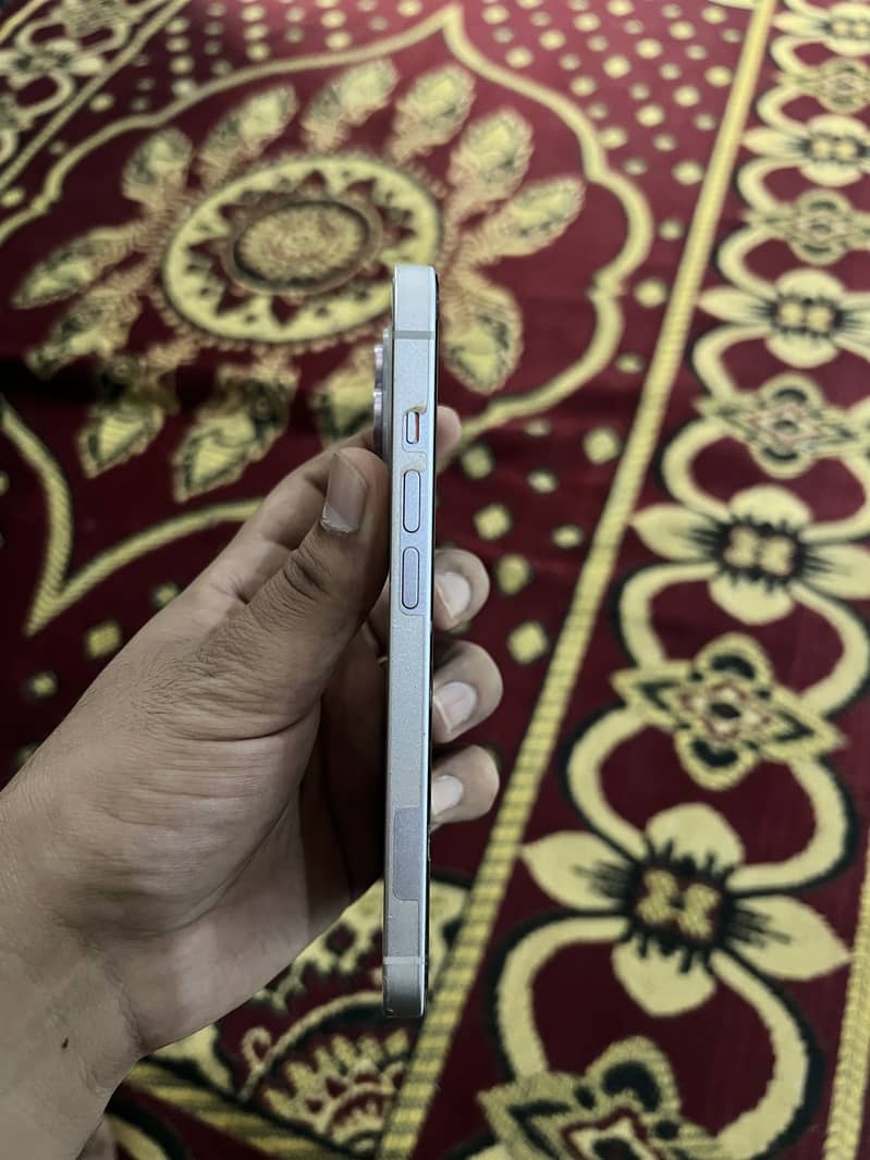 Apple iPhone 14 1