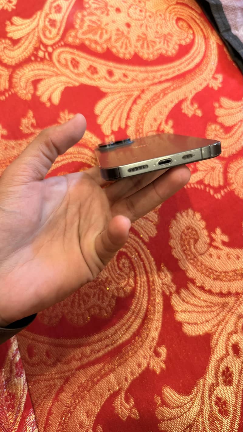 Apple iPhone 13 Pro Max 4
