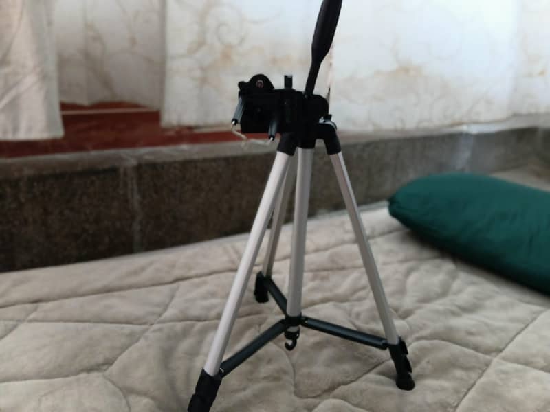 Tripod 0