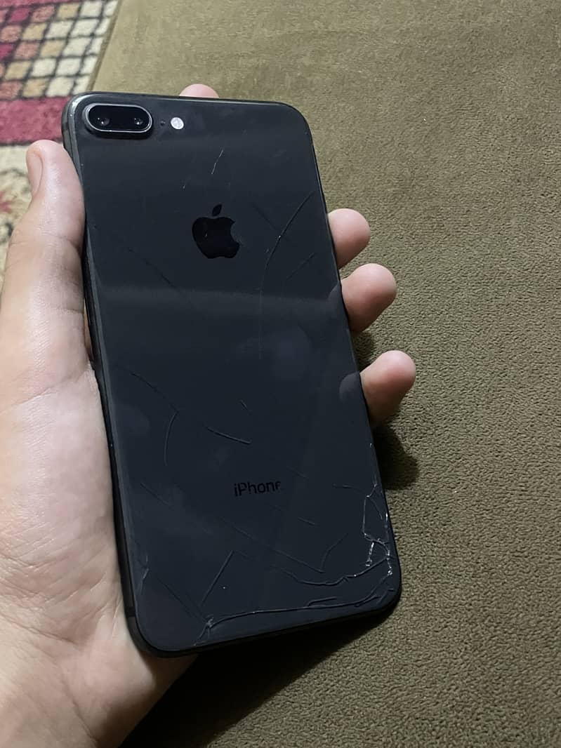 Apple iPhone 8 Plus 0