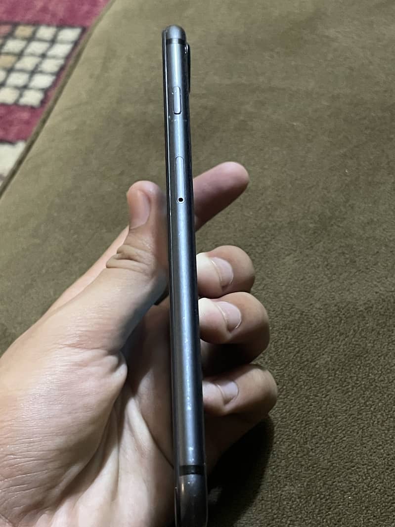 Apple iPhone 8 Plus 3
