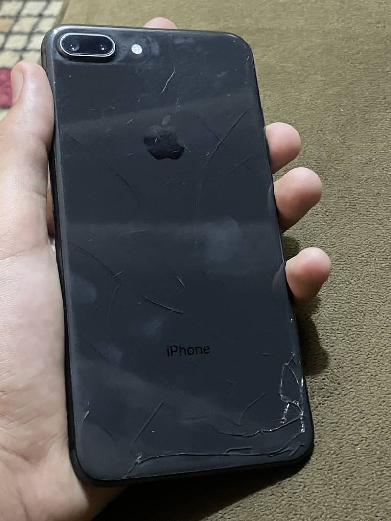 Apple iPhone 8 Plus 6