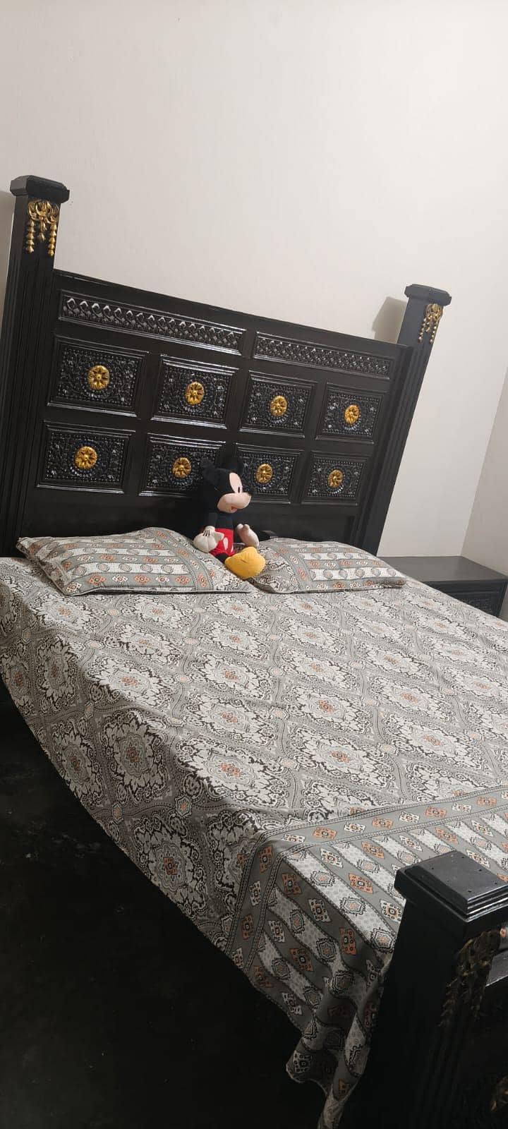 bed set with two side table & dressing table 0
