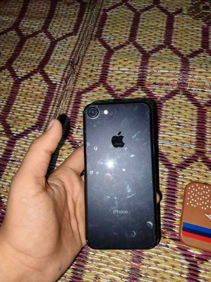 Apple iPhone 7 1