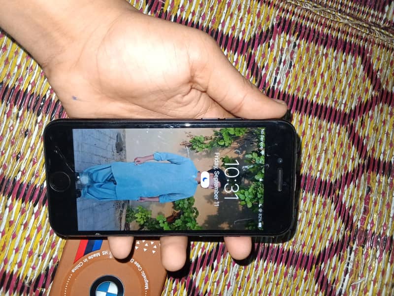 Apple iPhone 7 3
