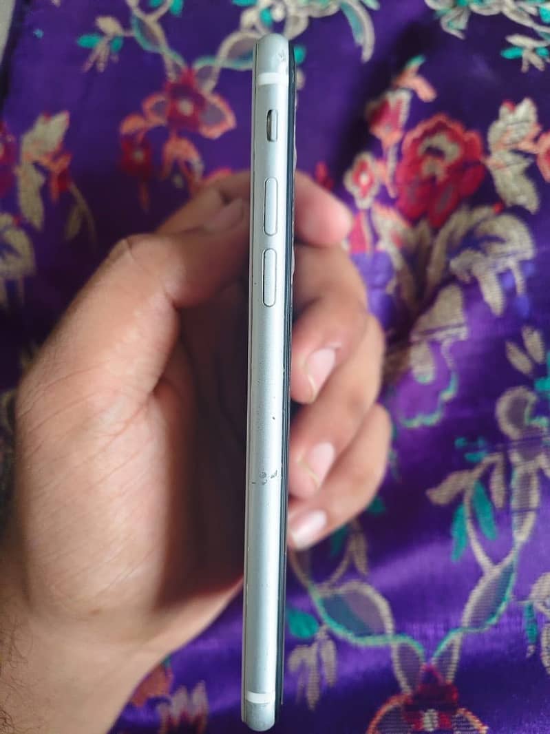 Apple iPhone SE 3