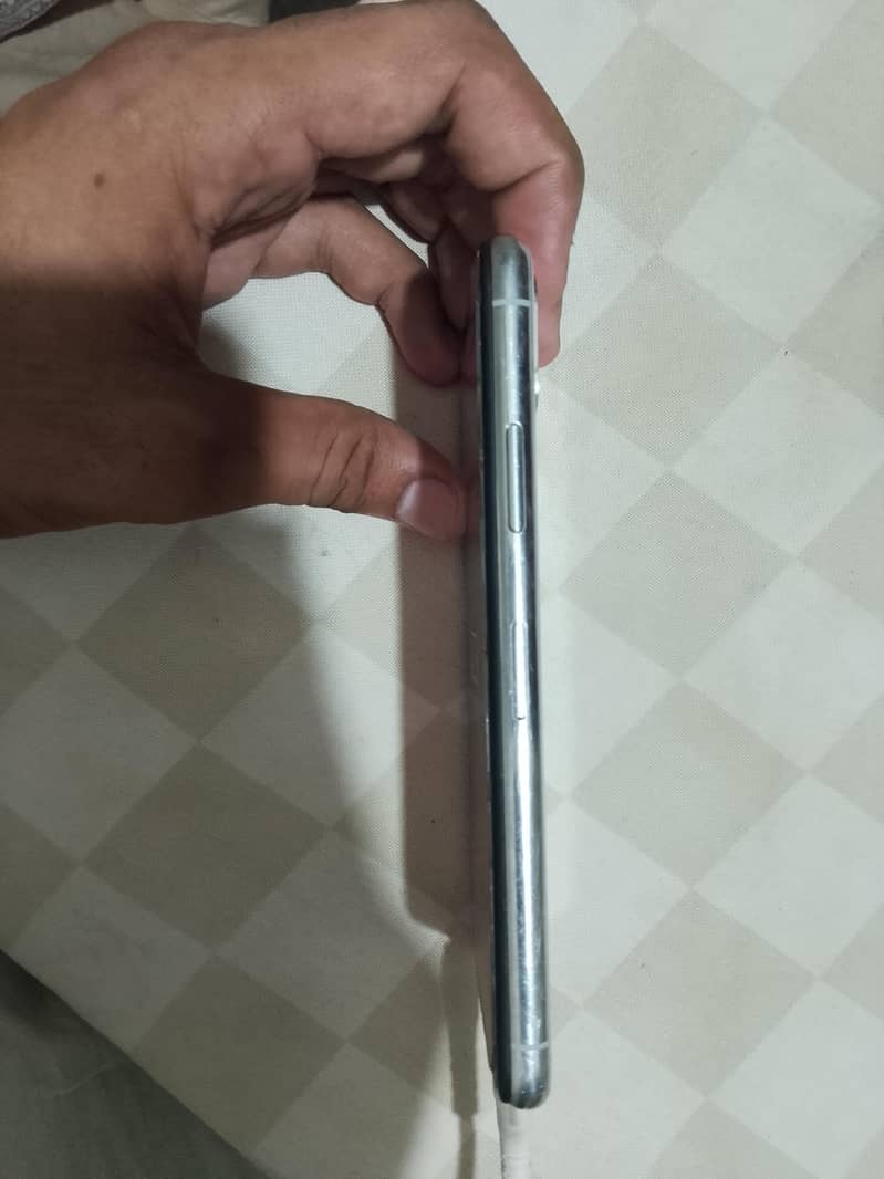 Apple iPhone X 9