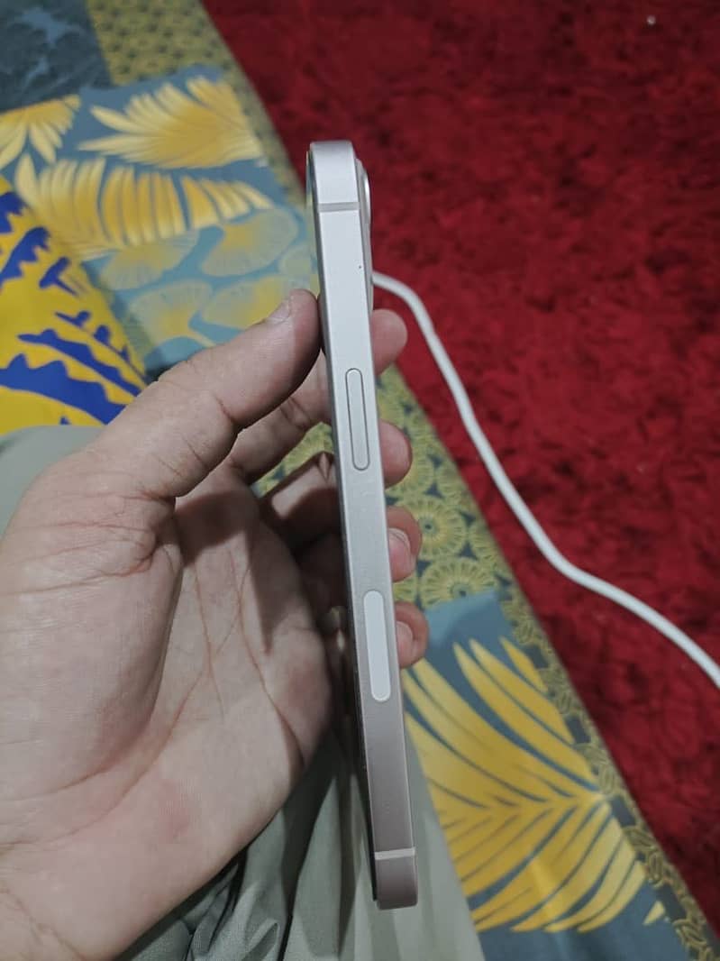 Apple iPhone 13 1