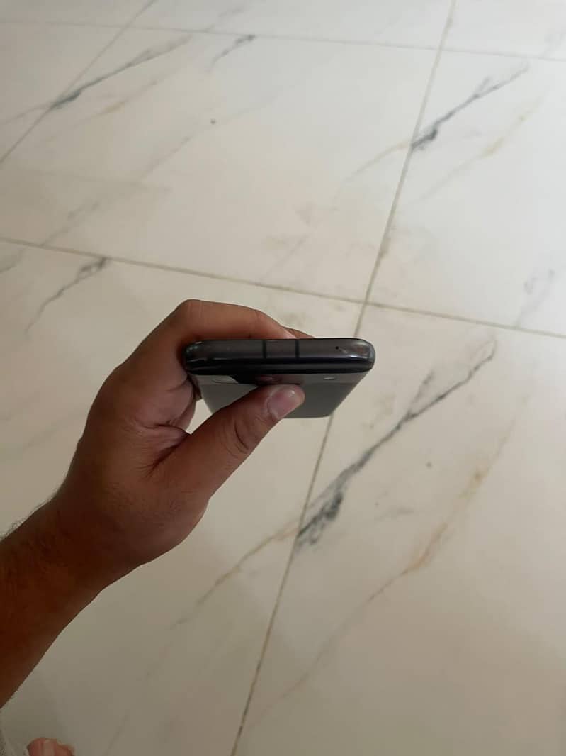 Google Pixel 8a 3
