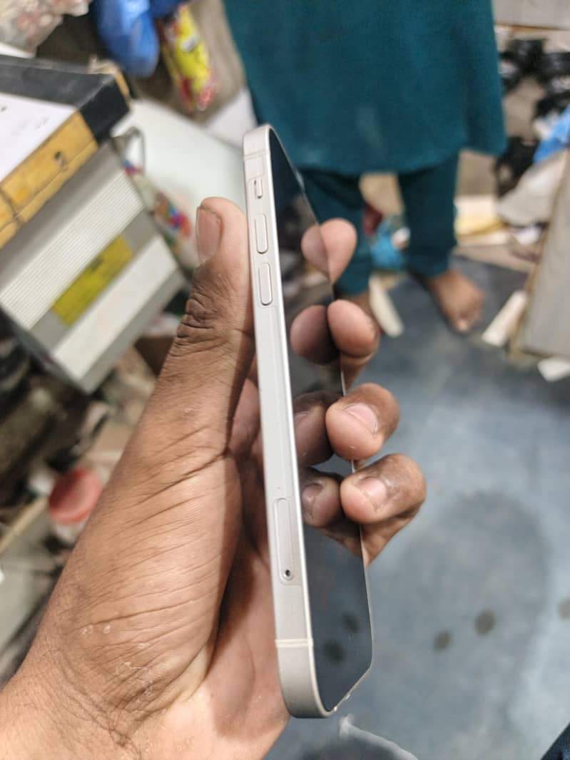 Apple iPhone 12 1