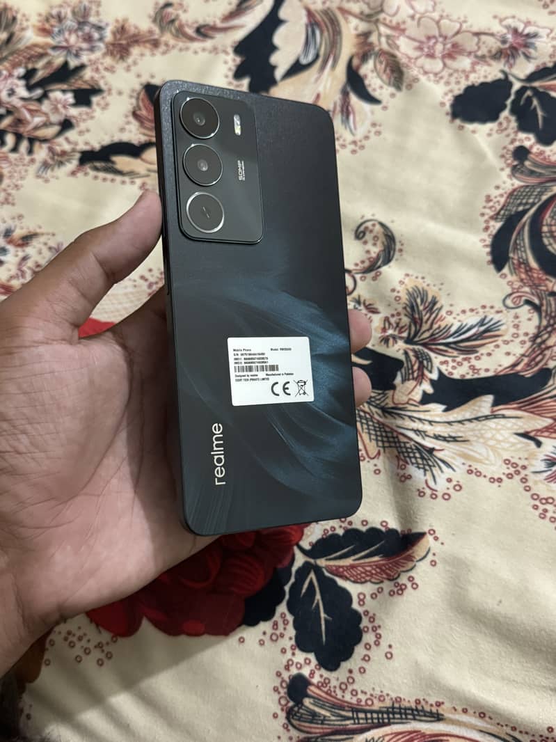 Realme C71 3