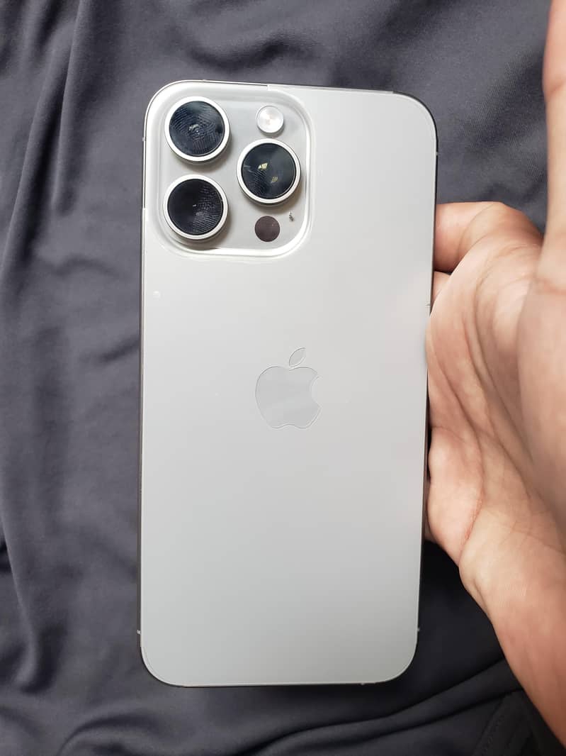 Apple iPhone 15 Pro Max 5