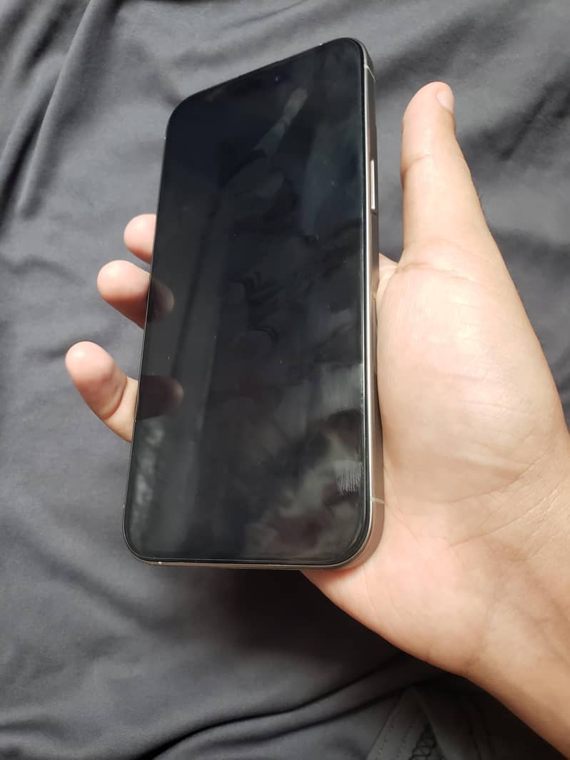 Apple iPhone 15 Pro Max 13