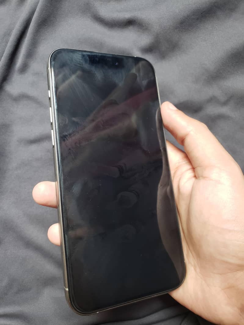 Apple iPhone 15 Pro Max 16