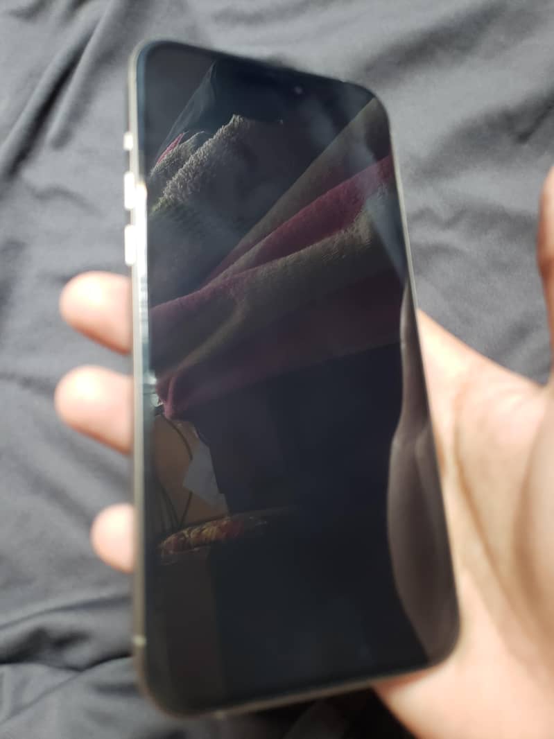 Apple iPhone 15 Pro Max 19