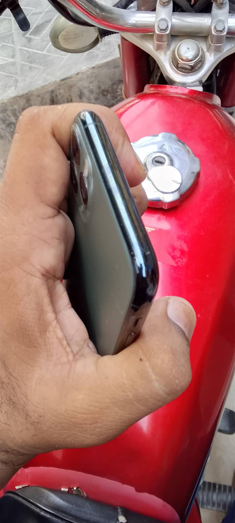 Apple iPhone 11 Pro Max 2