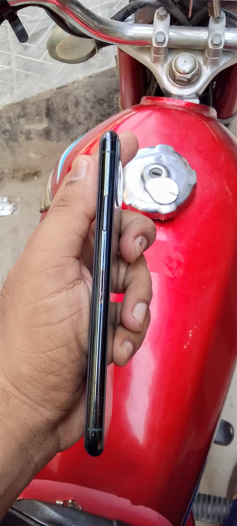 Apple iPhone 11 Pro Max 4