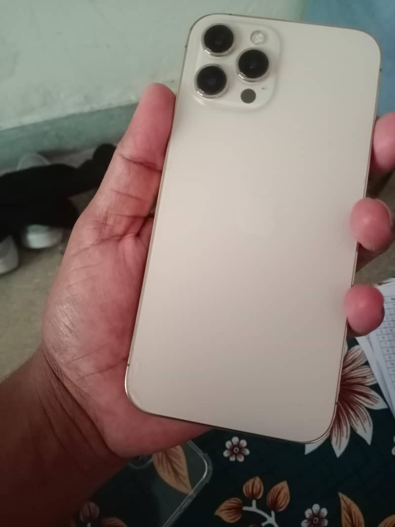 Apple iPhone 12 Pro Max 4