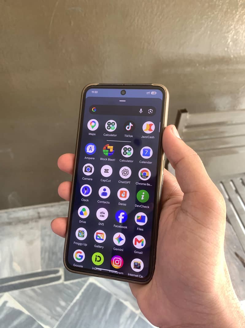 Google Pixel 8 4