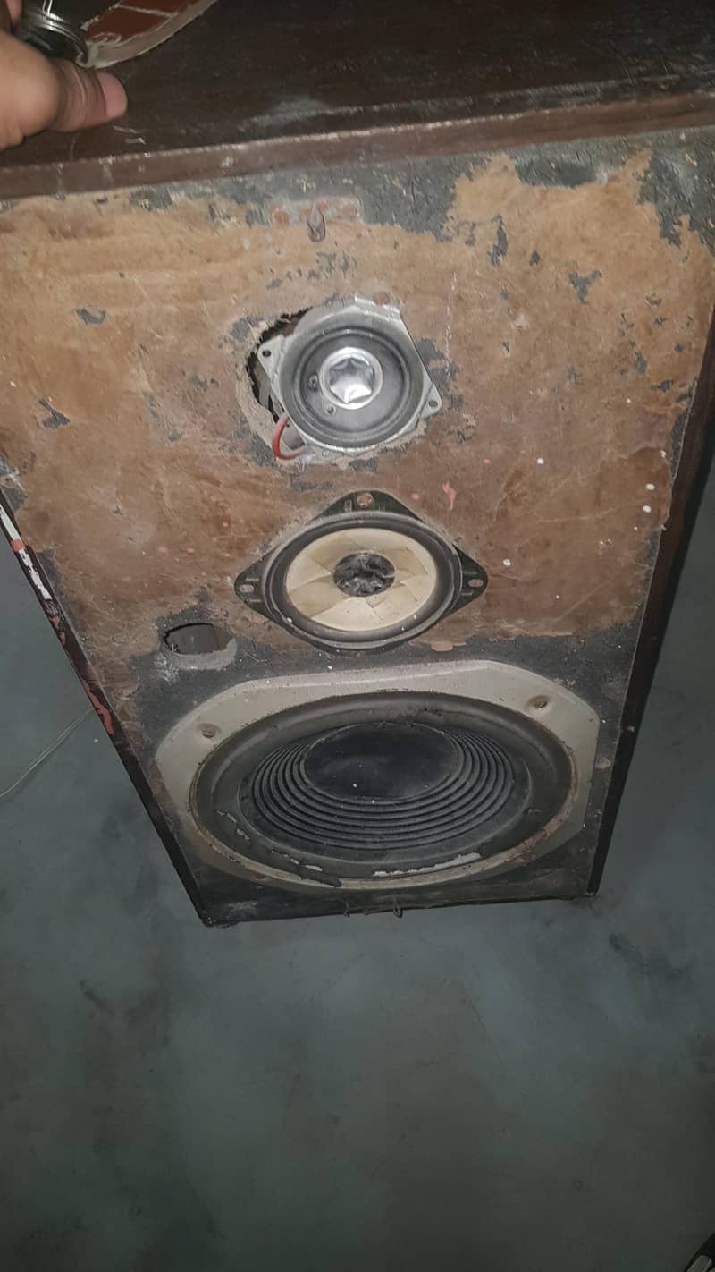 speakers 1