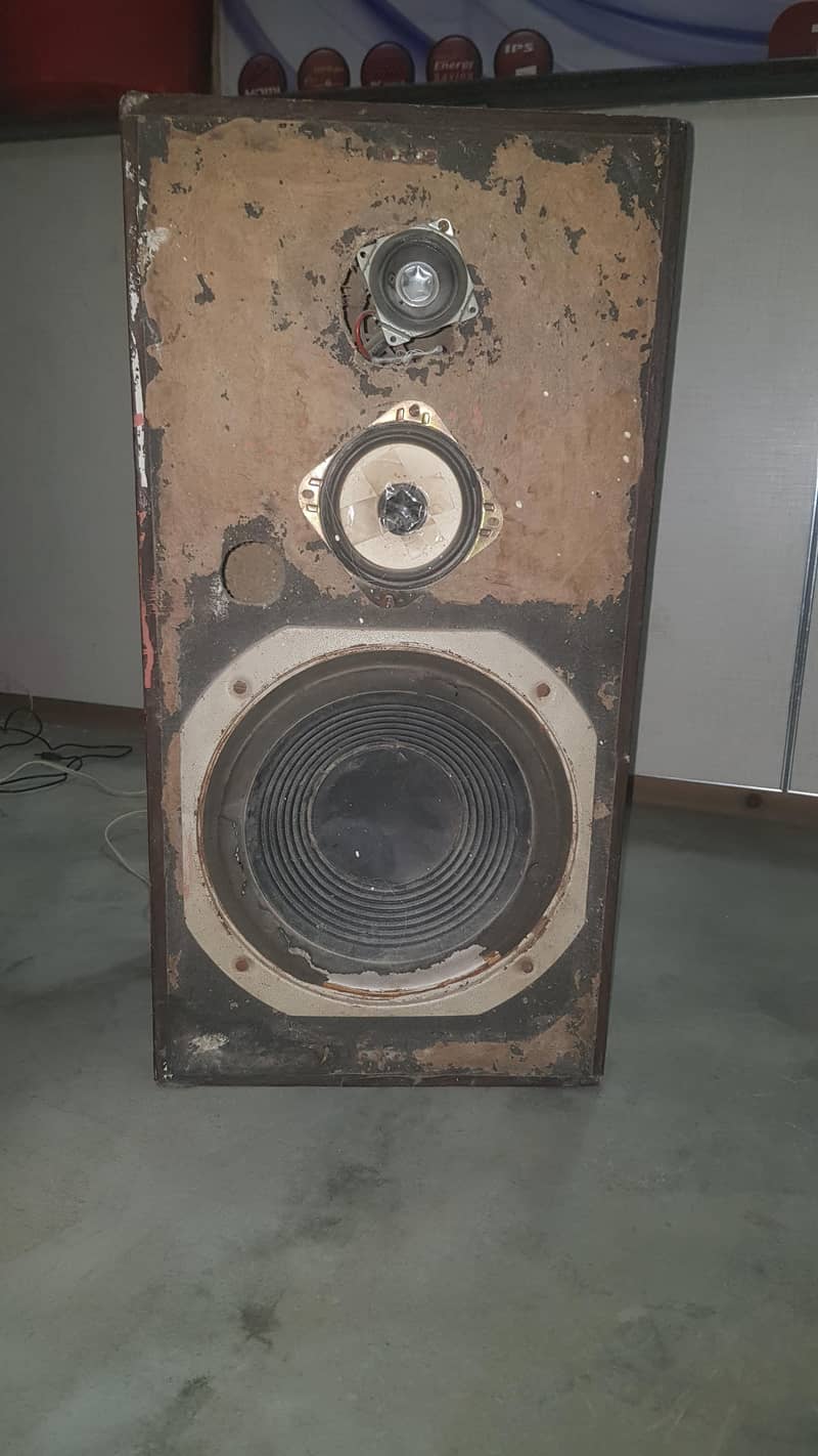 speakers 4