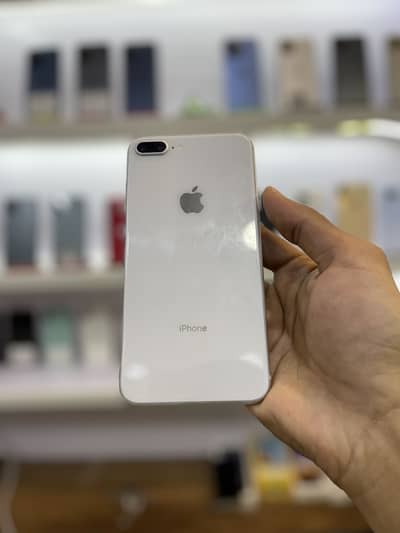iPhone 8 Plus [OFFER] 03275894788