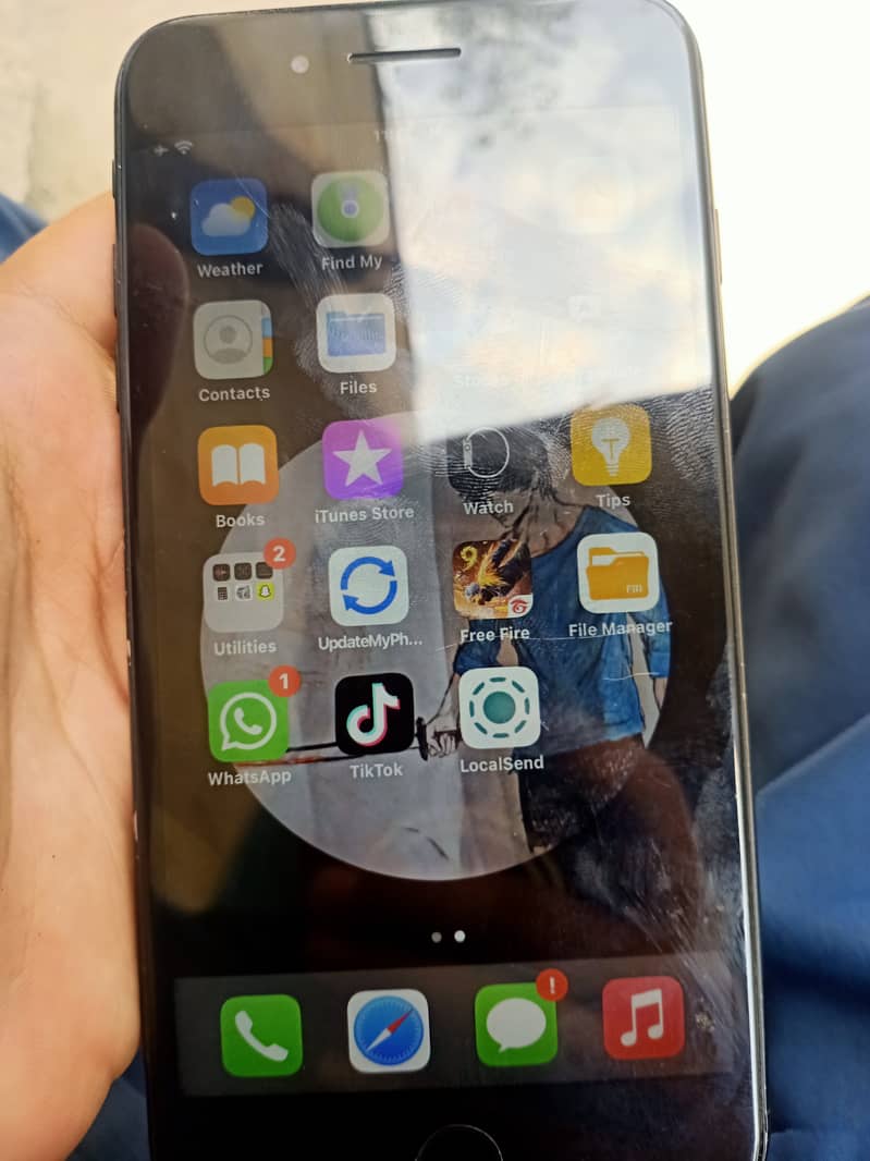 Apple iPhone 7 Plus 2